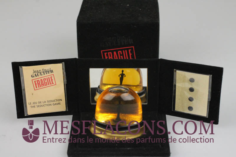 Fragile - St Valentin 2002 - Le Jeu de séduction